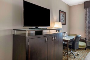 Standard Room, 1 King Bed, Non Smoking, Refrigerator & Microwave | Egyptian cotton sheets, premium bedding, down comforters, pillowtop beds - Best Western Plus Bradenton Gateway Hotel (Bradenton)