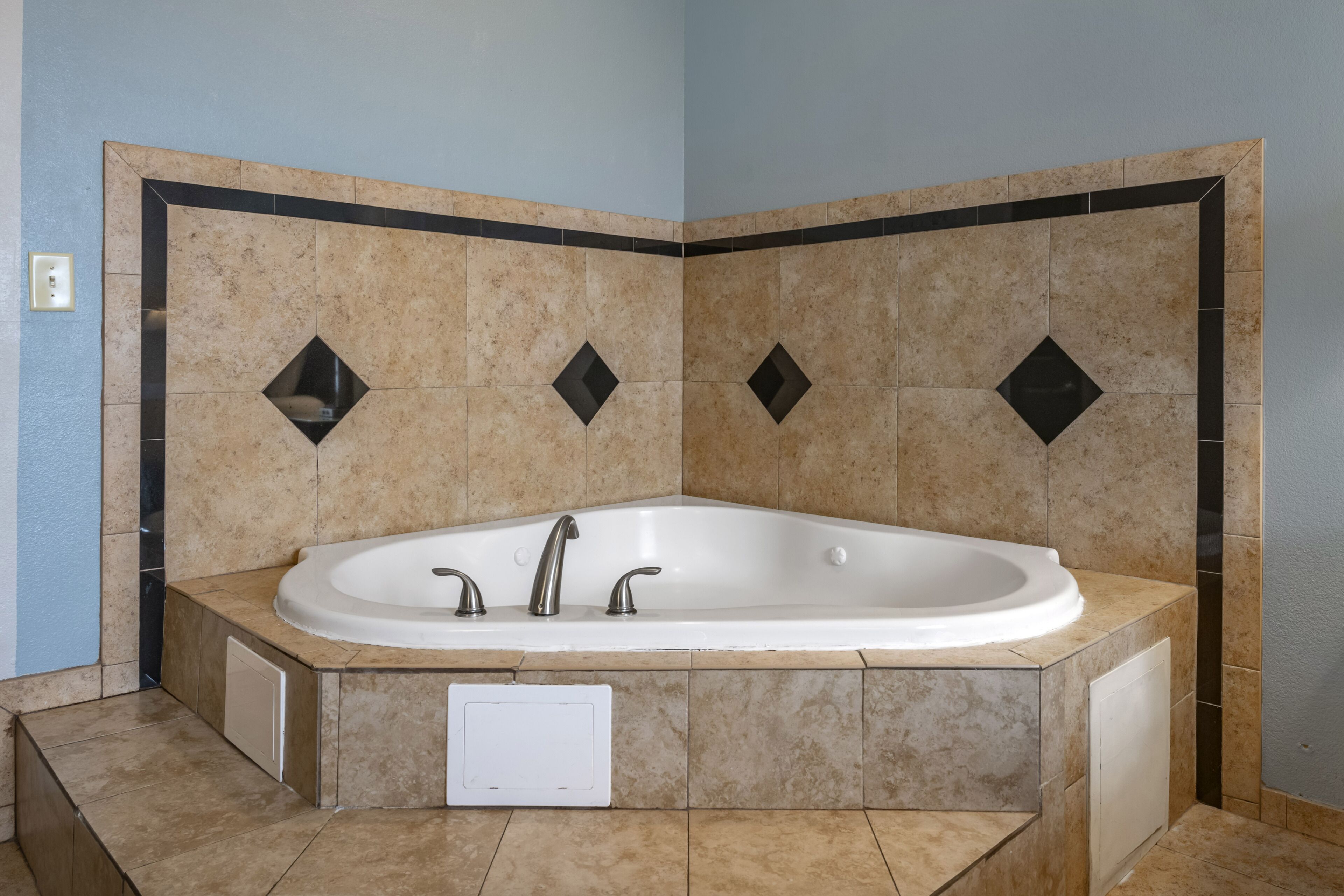 suite, 1 king bed, non smoking, jetted tub | egyptian cotton sheets, premium bedding, down duvets, pillow-top beds