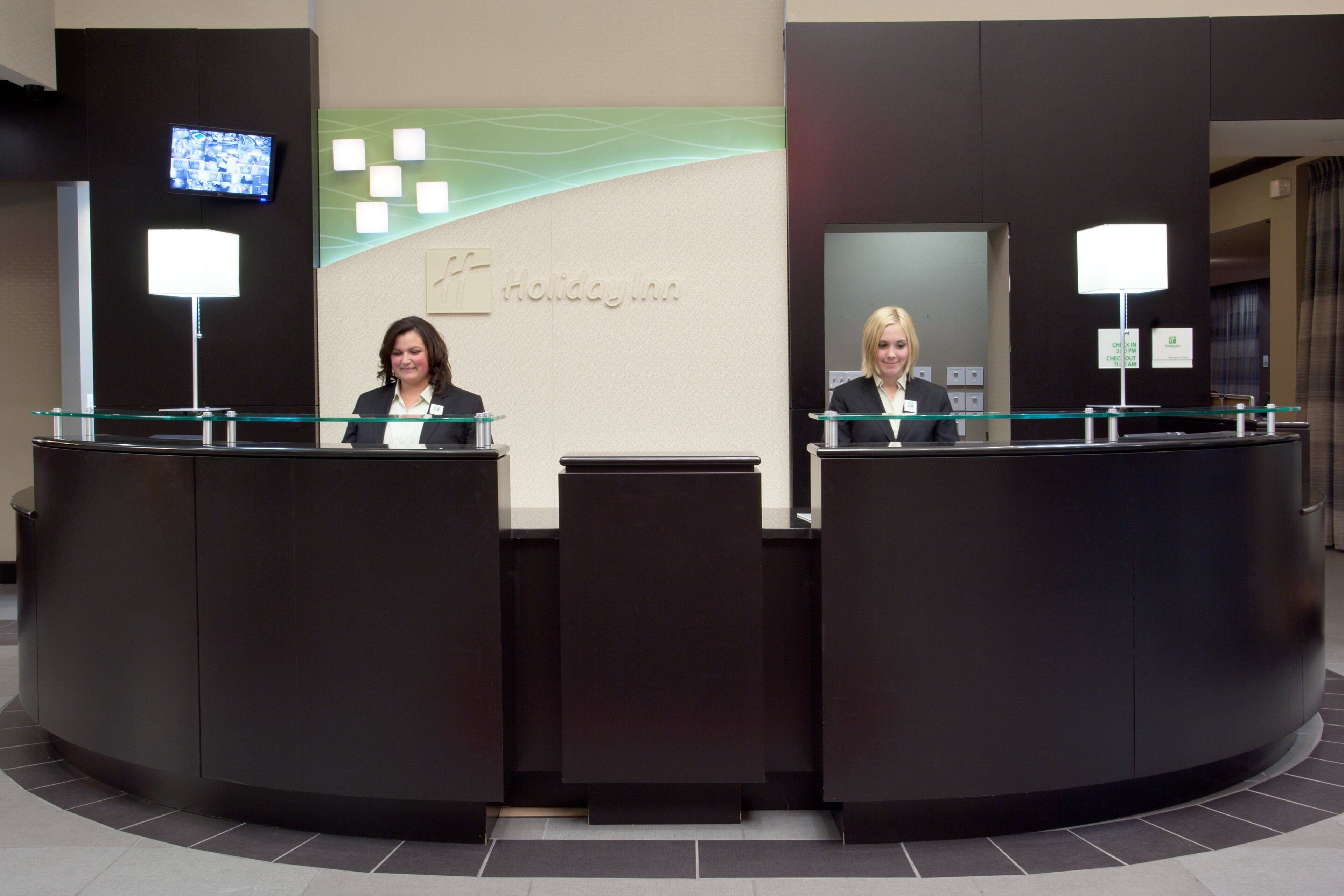 Lobby-lounge