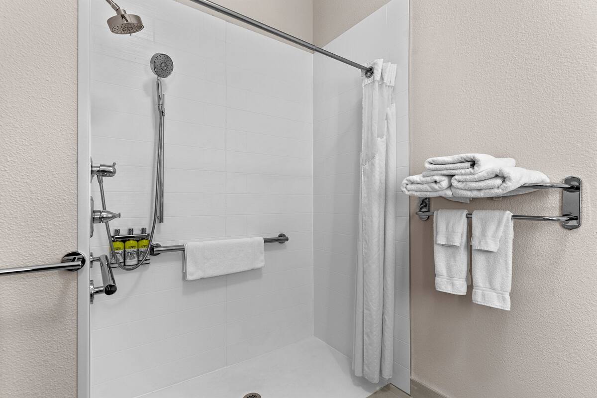 Standard Room, 2 Queen Beds, Accessible (Communications, Roll-In Shower) | Room amenity