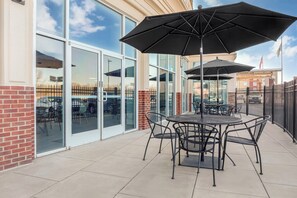 Cafe - Holiday Inn Louisville Airport South by IHG (Louisville)