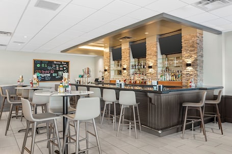 Bar (on property). Holiday Inn Louisville Airport South by IHG