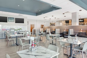 Daily buffet breakfast for a fee - Holiday Inn Louisville Airport South by IHG (Louisville)