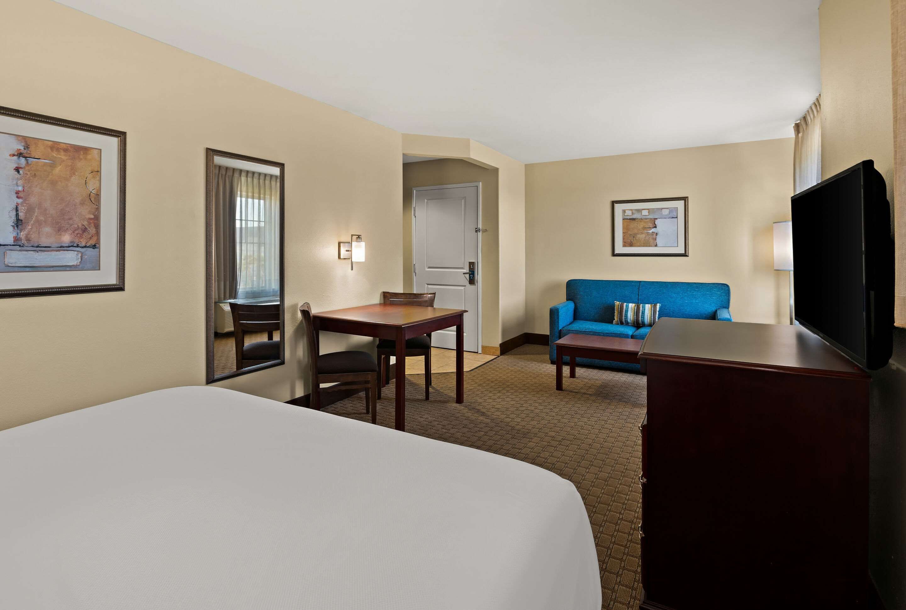 pillow-top beds, desk, iron/ironing board, free wifi