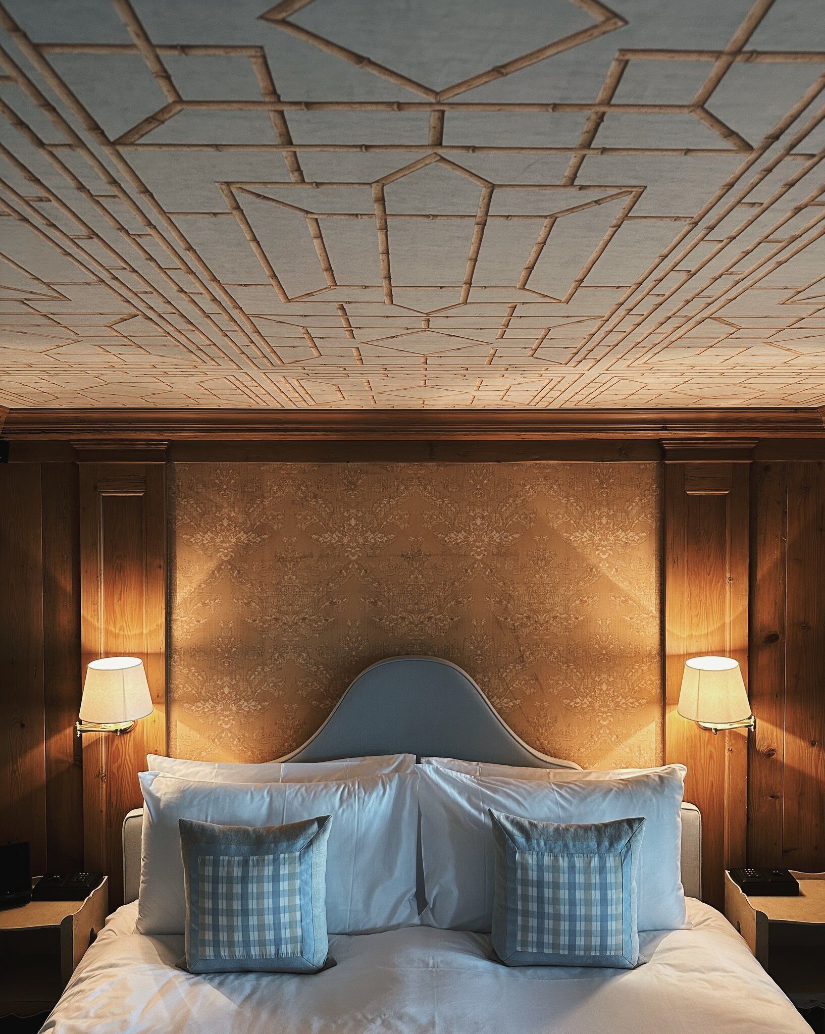 Suite (Double, Rocks)