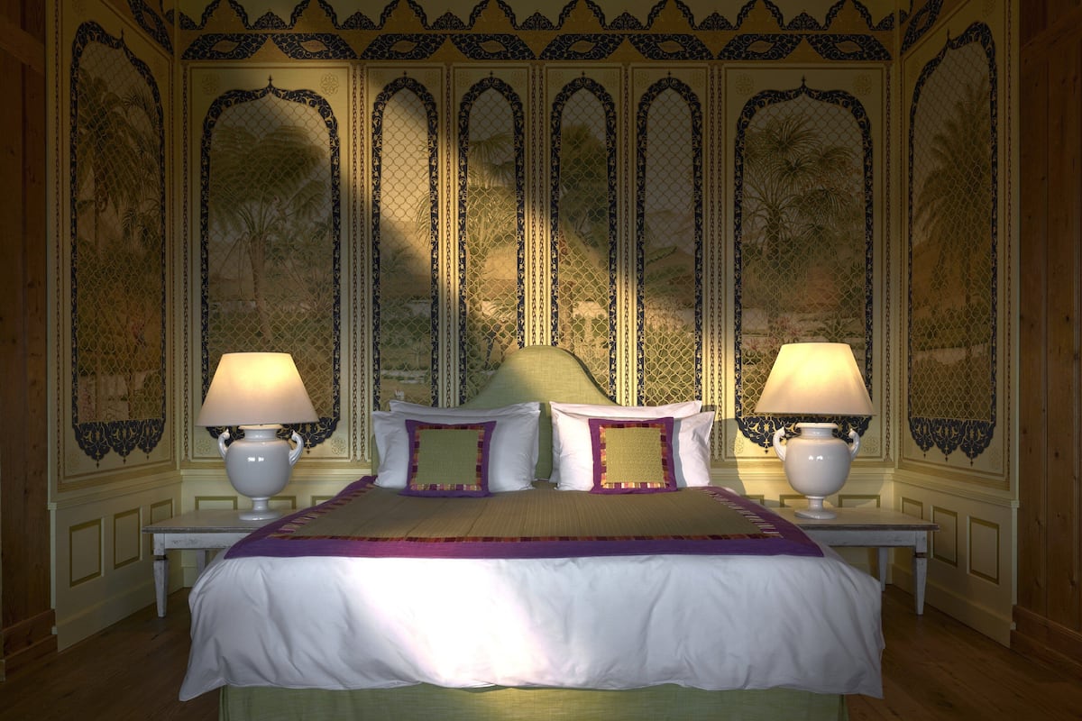 Egyptian cotton sheets, premium bedding, down duvets, pillow-top beds