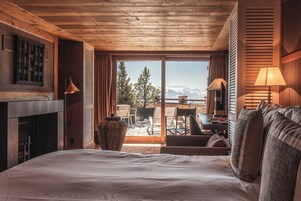 Deluxe Room | Egyptian cotton sheets, premium bedding, down comforters, pillowtop beds