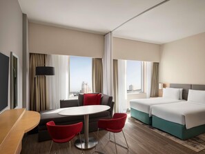ห้องสวีท, เตียงเดี่ยว 2 เตียง | เครื่องนอนระดับพรีเมียม, ผ้านวมขนเป็ด, มินิบาร์, ตู้นิรภัยในห้องพัก