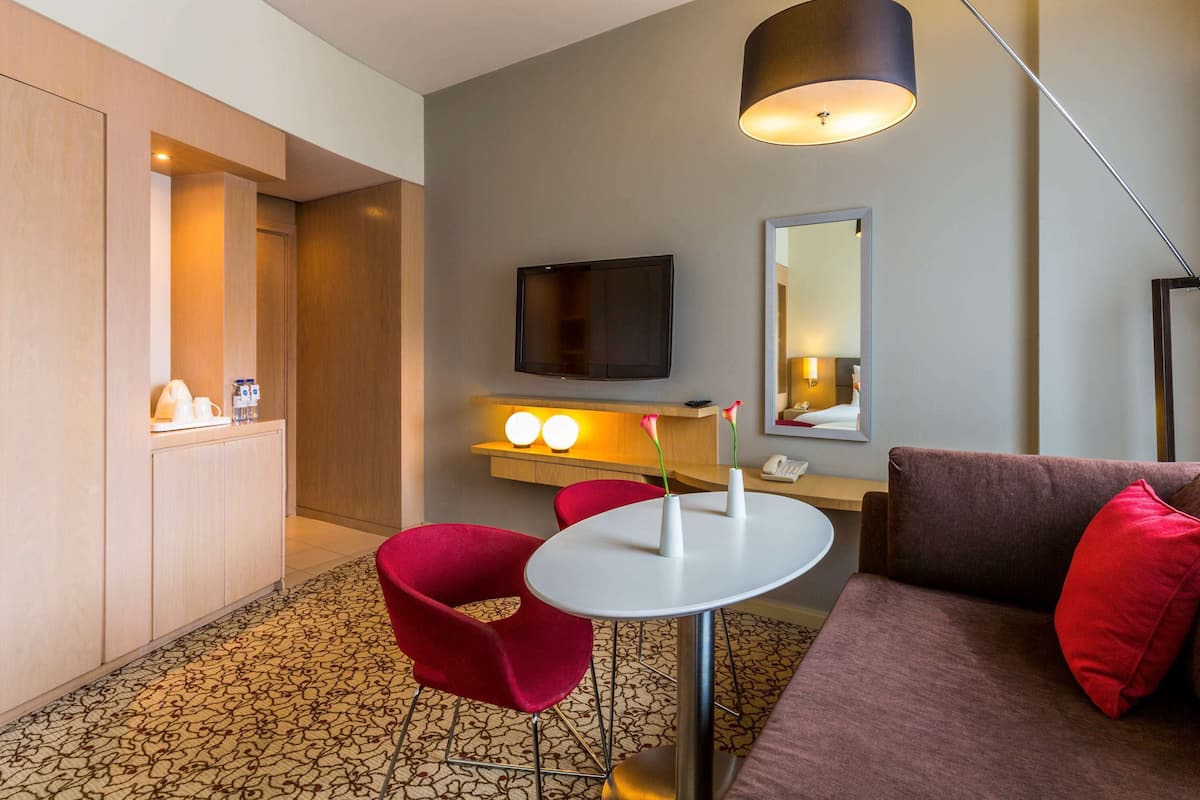 Suite, 1 Double Bed | 1 bedroom, premium bedding, down comforters, minibar