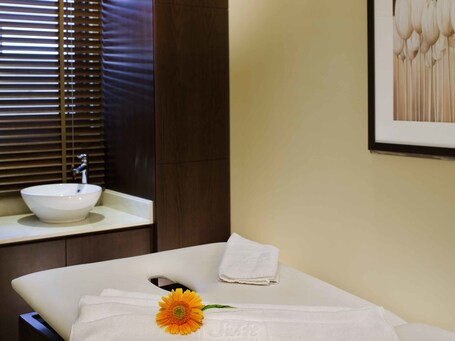 Novotel Suites Mall Avenue Dubai - Image 19