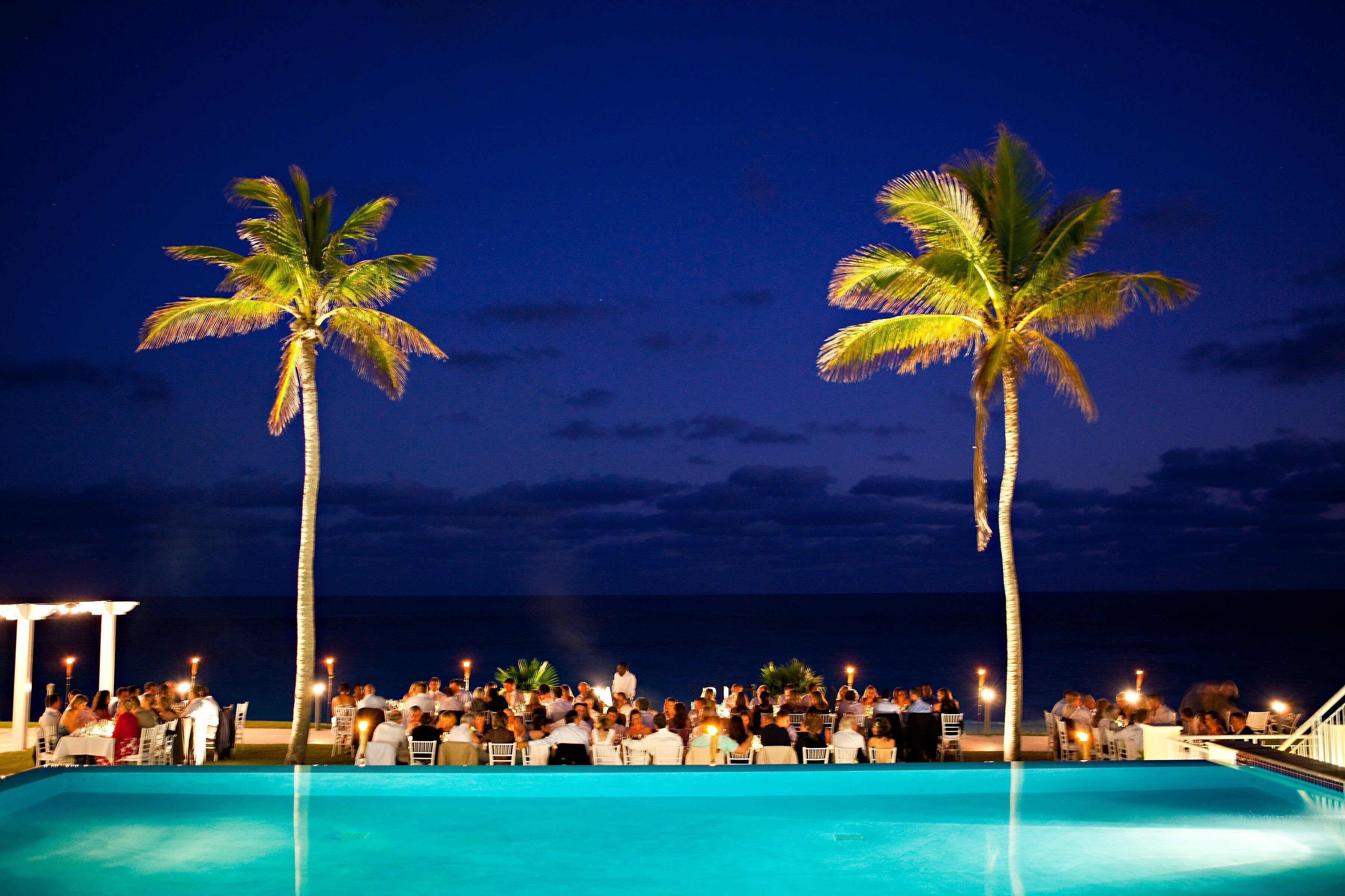 3 restaurants, breakfast, lunch served; local and international cuisine