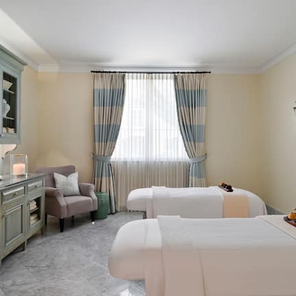 Couples treatment rooms, body treatments, hydrotherapy, aromatherapy