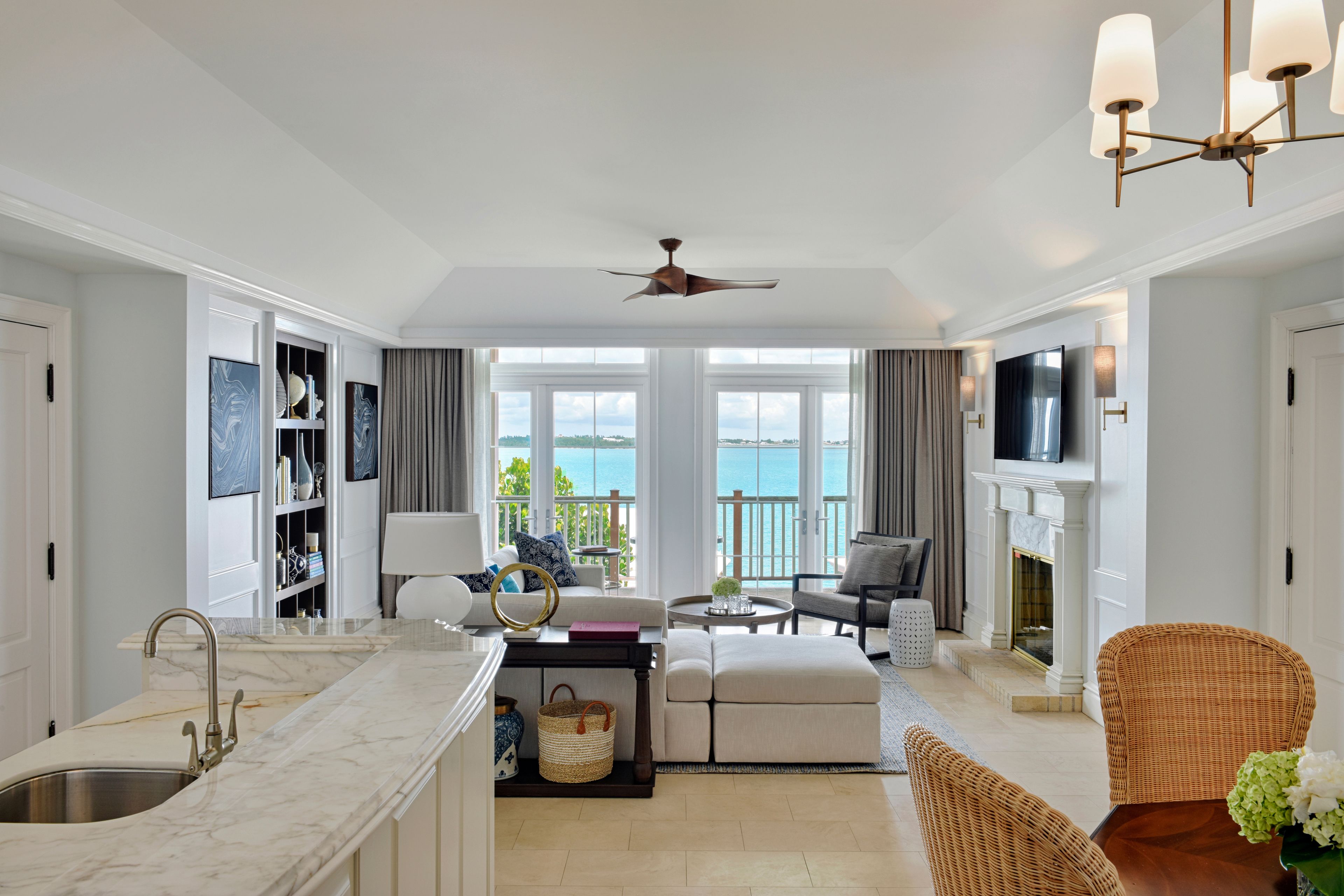 エジプト綿のシーツ、高級寝具、ミニバー、セーフティボックス (室内)