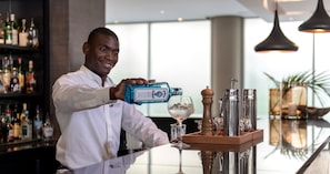 Bar (on property) - Hotel Avenida (Maputo)