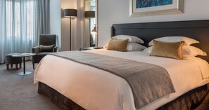 普通套房 | 高級寢具、迷你吧、房內夾萬、書桌