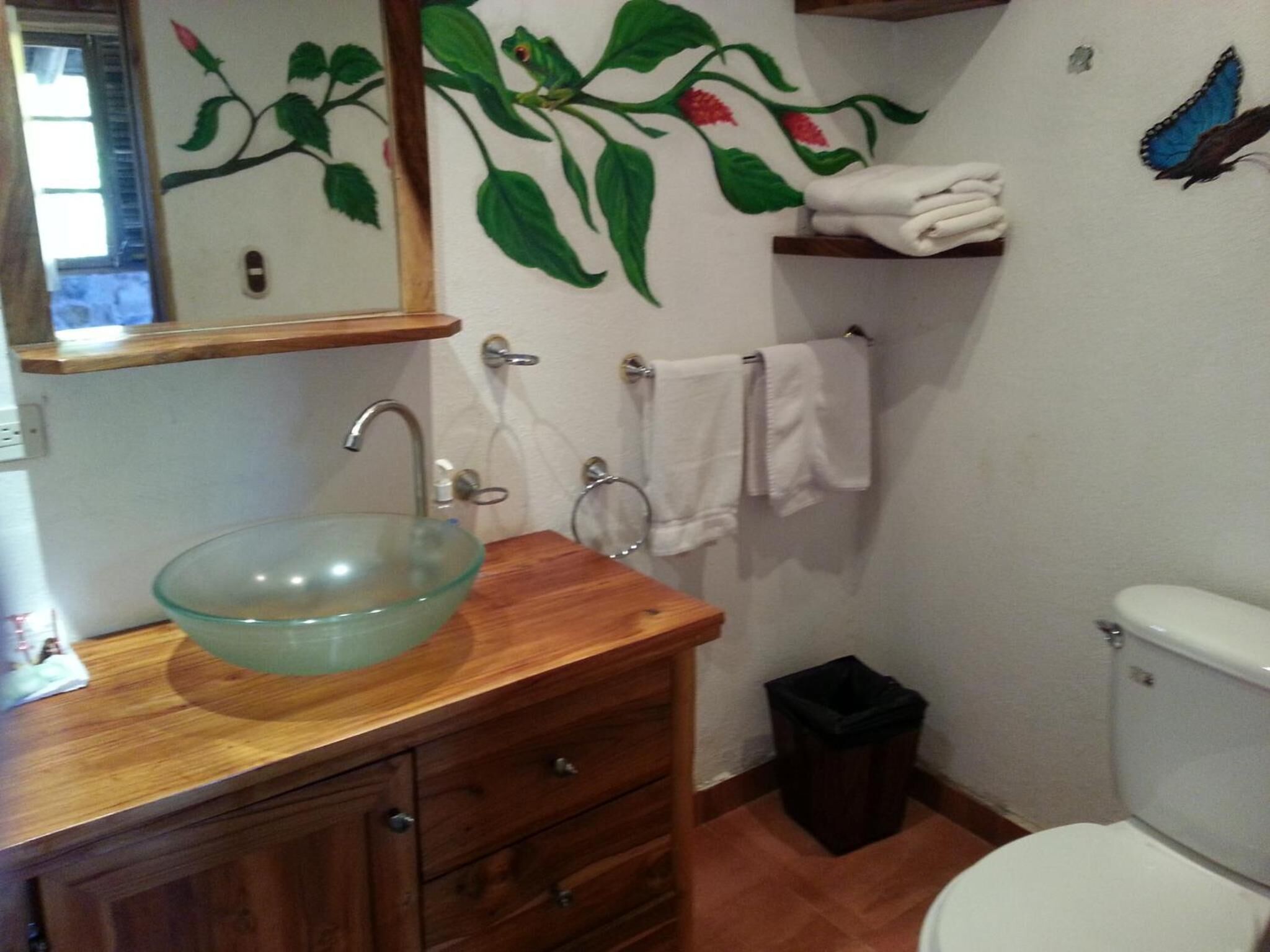 shower, free toiletries, towels