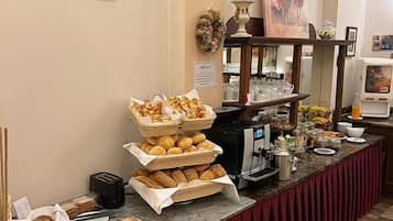 Daily buffet breakfast for a fee