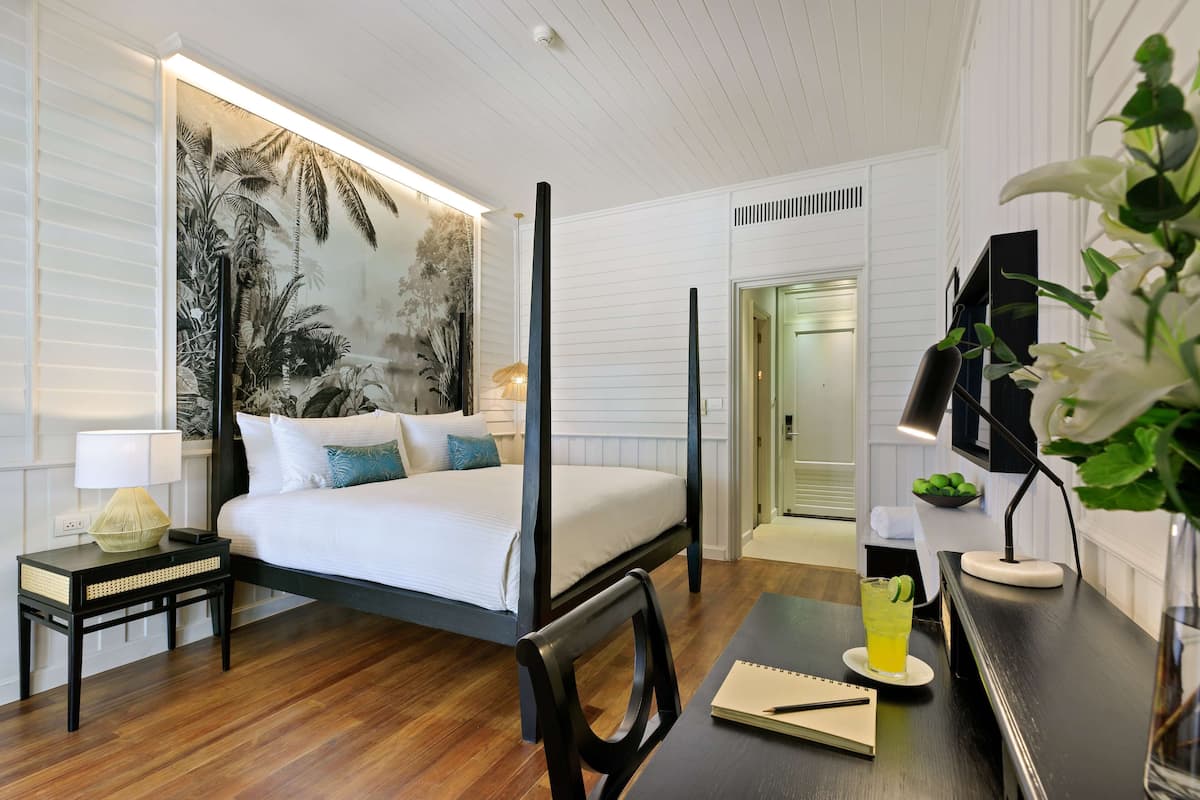 Premium bedding, in-room safe, individually decorated, laptop workspace