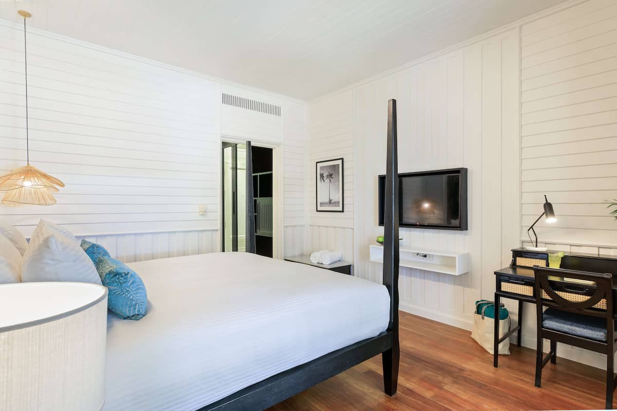 Premium bedding, in-room safe, individually decorated, laptop workspace