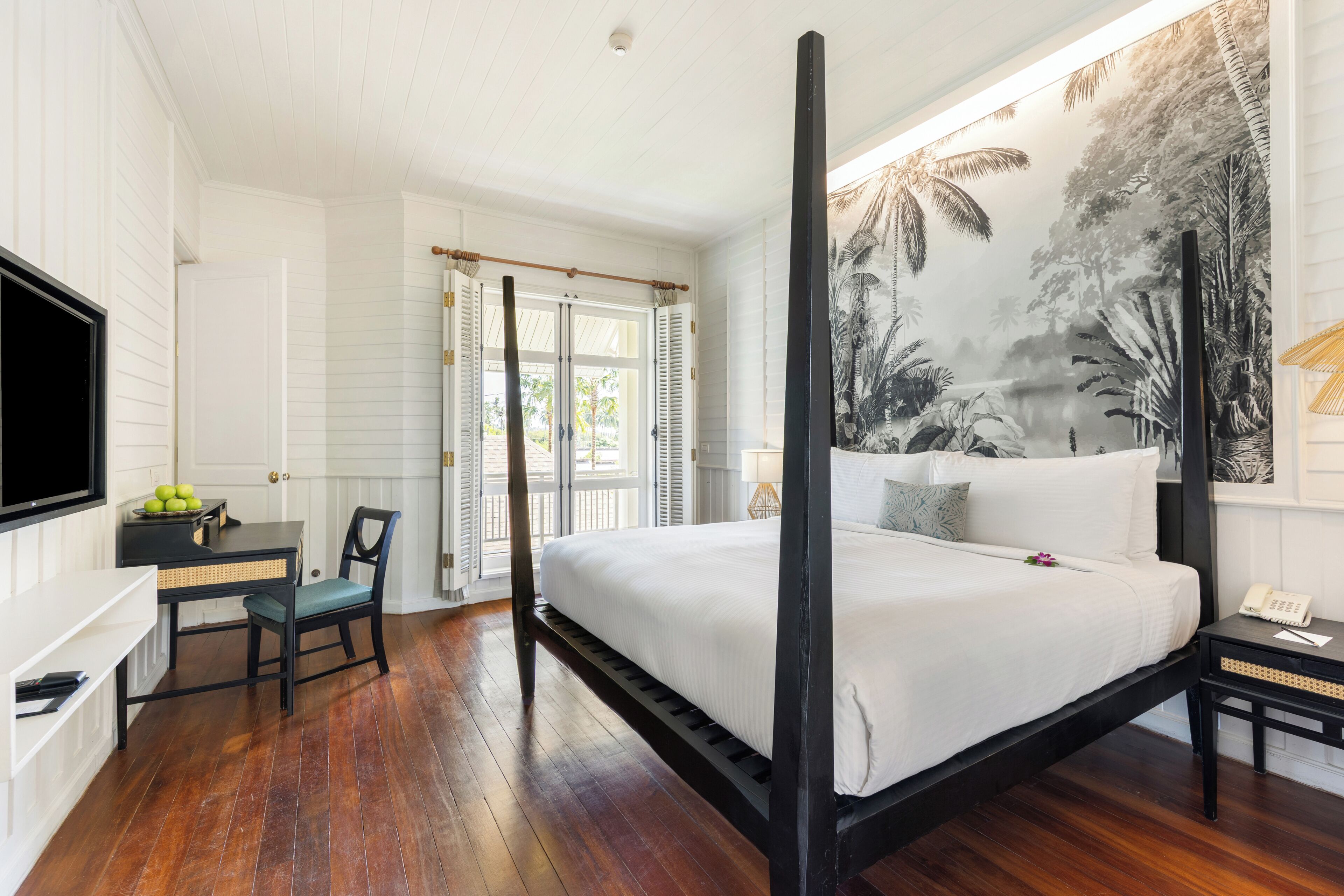 Premium bedding, in-room safe, individually decorated, laptop workspace