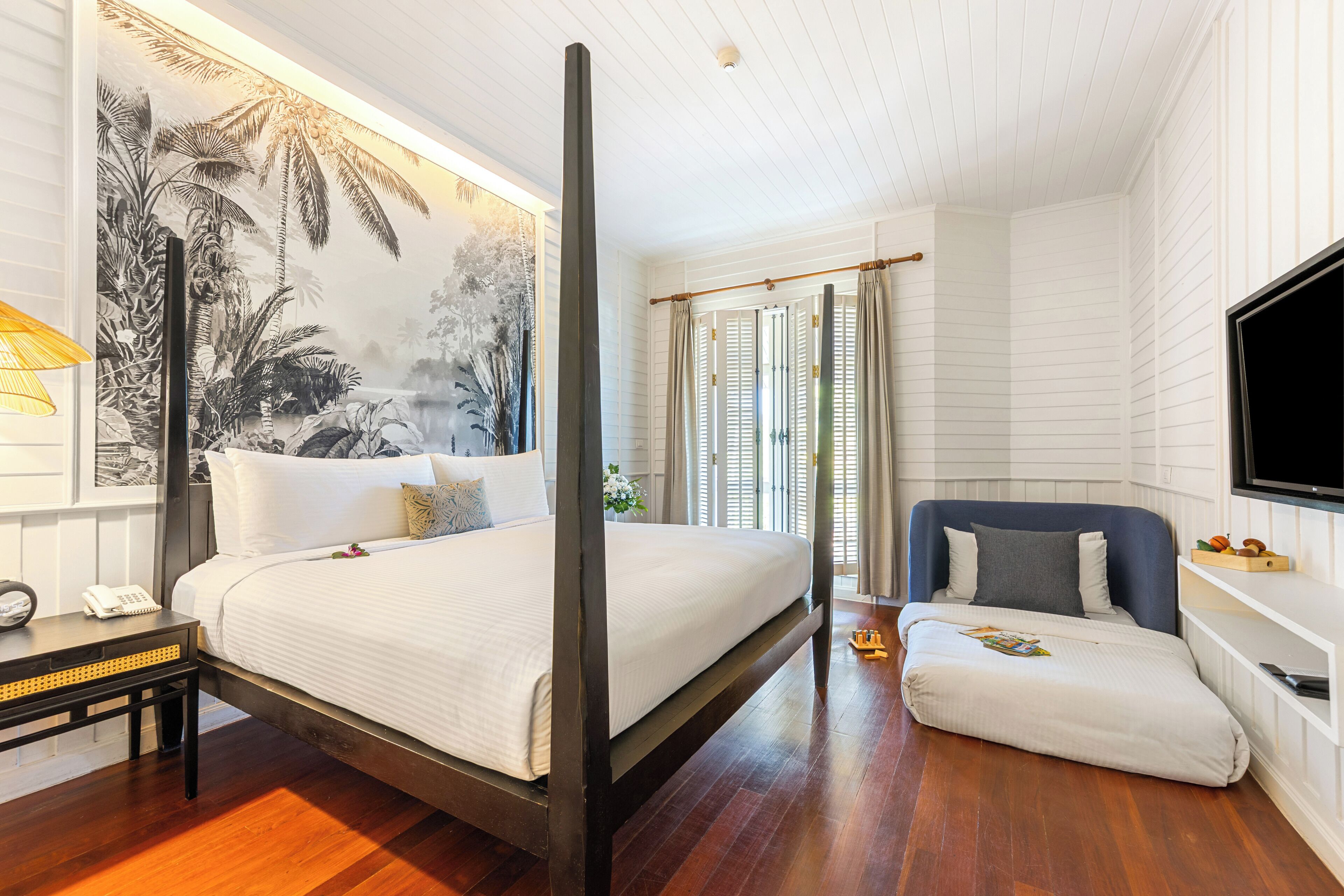 Premium bedding, in-room safe, individually decorated, laptop workspace
