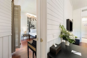 Family Room, Balcony (Superior, Interconnecting) | Premium bedding, in-room safe, individually decorated, laptop workspace