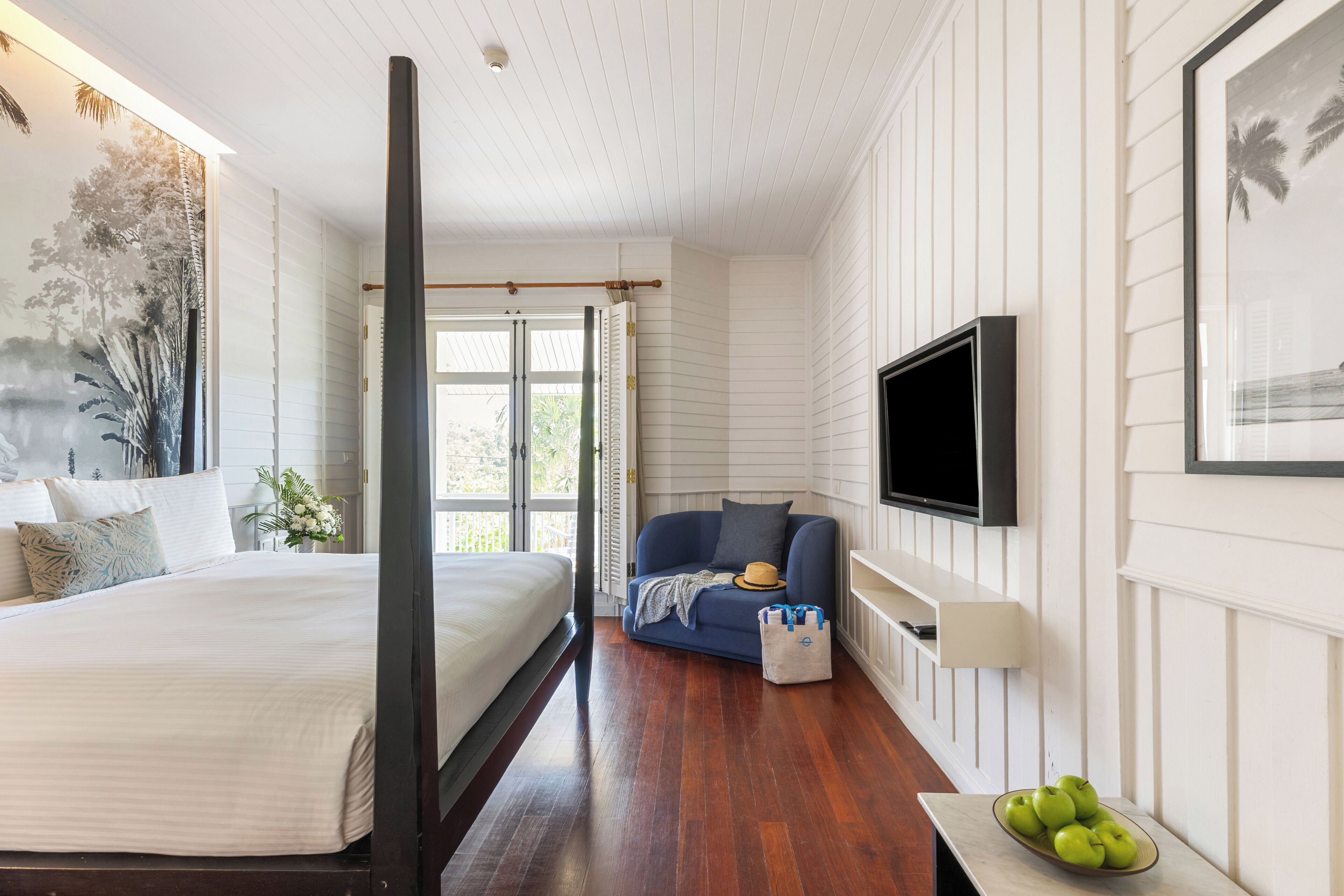 Premium bedding, in-room safe, individually decorated, laptop workspace