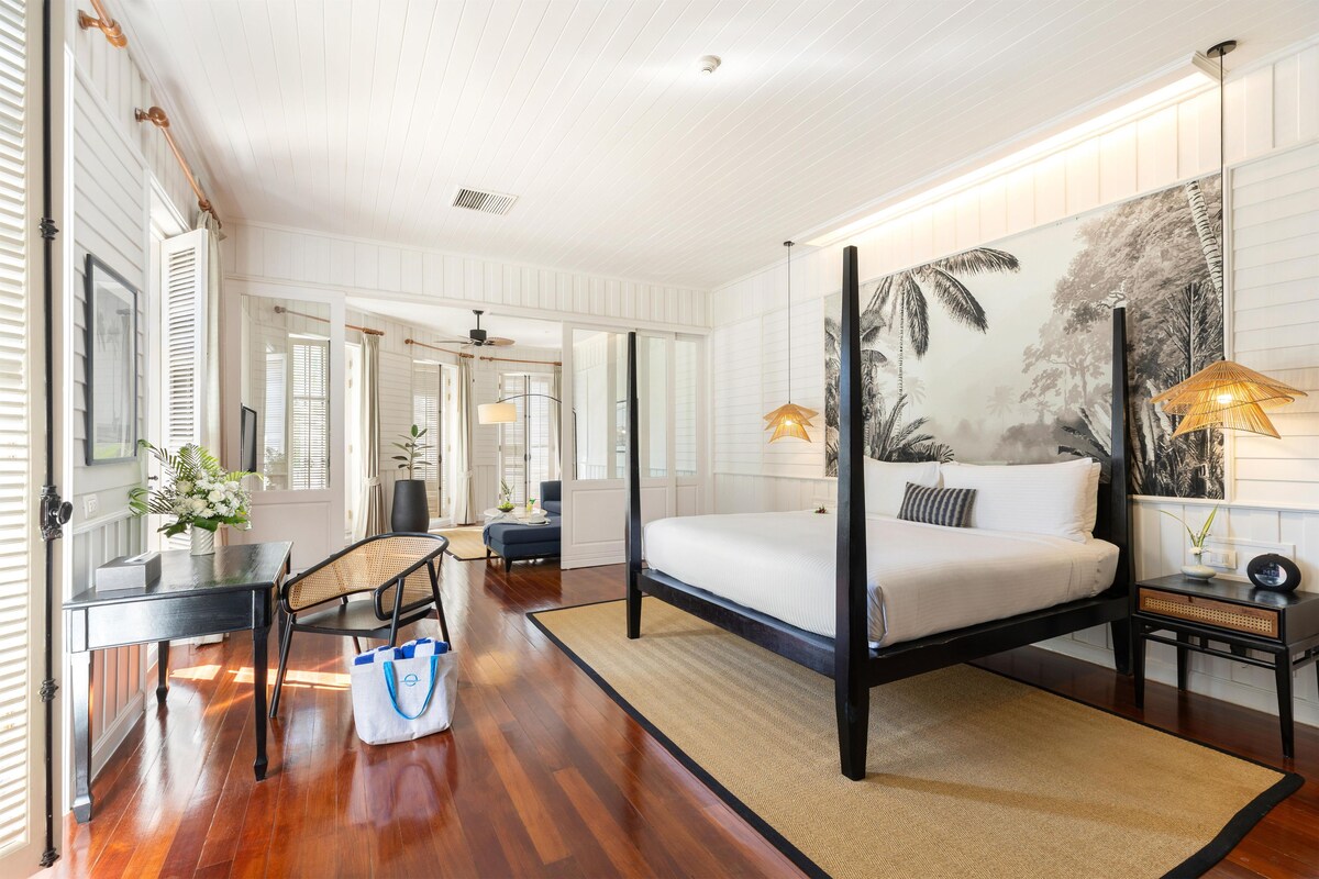 Club Suite, 1 King Bed (Lamai) | Premium bedding, in-room safe, laptop workspace, blackout drapes