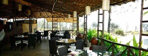 2 restaurants, international cuisine - Club Mahindra Varca Beach, Goa (Varca)