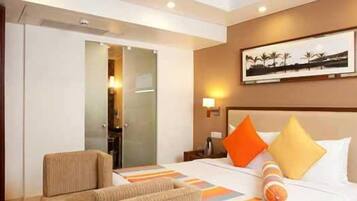 Hotel Unit (Superior Room) | In-room safe, desk, blackout drapes