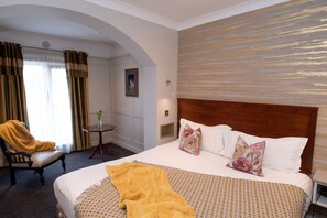 Kahden hengen standard-huone (yksi tai kaksi sänkyä) | 1 makuuhuone, tallelokero huoneessa, yksilöllisesti sisustettu, työpöytä