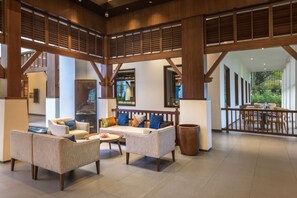 Lobby sitting area - Club Mahindra Ashtamudi (Karunagappally)