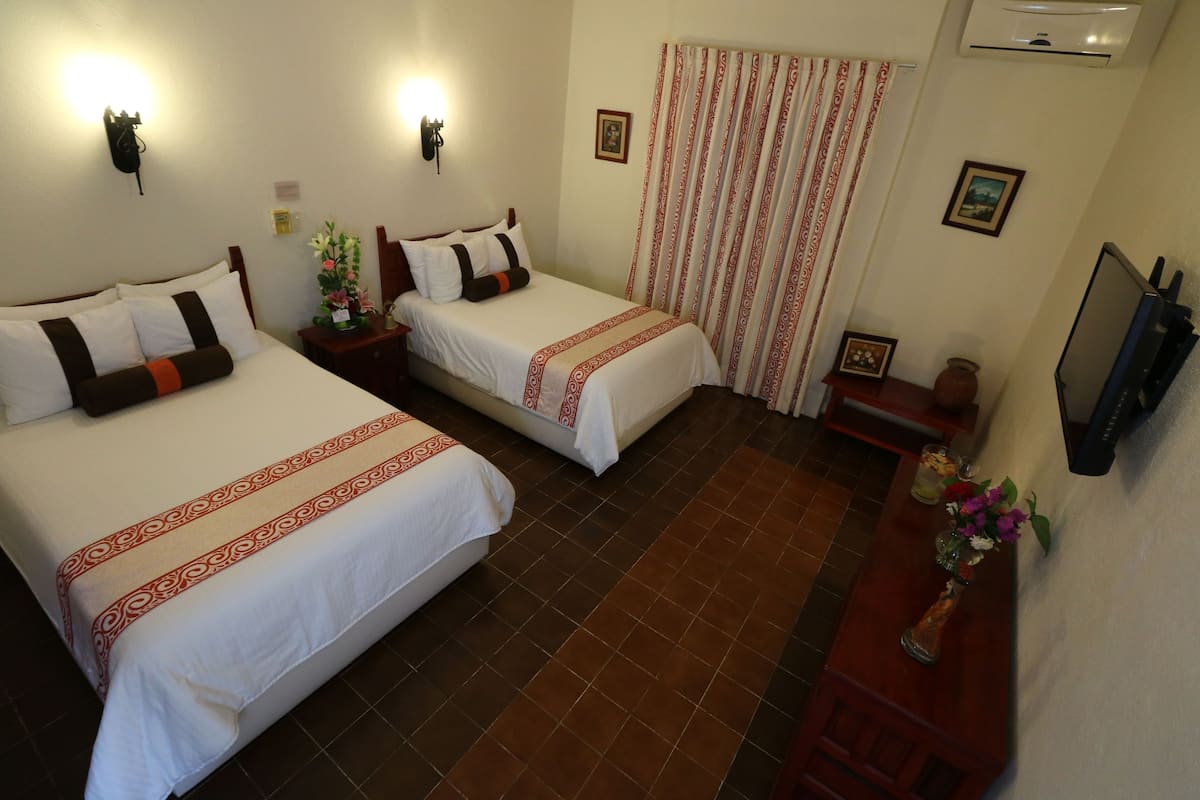 desk, wifi, bed sheets