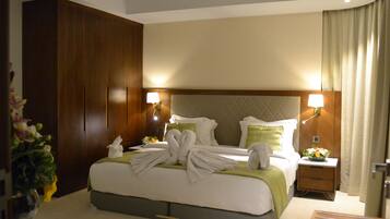 1 bedroom, down duvets, pillow-top beds, in-room safe