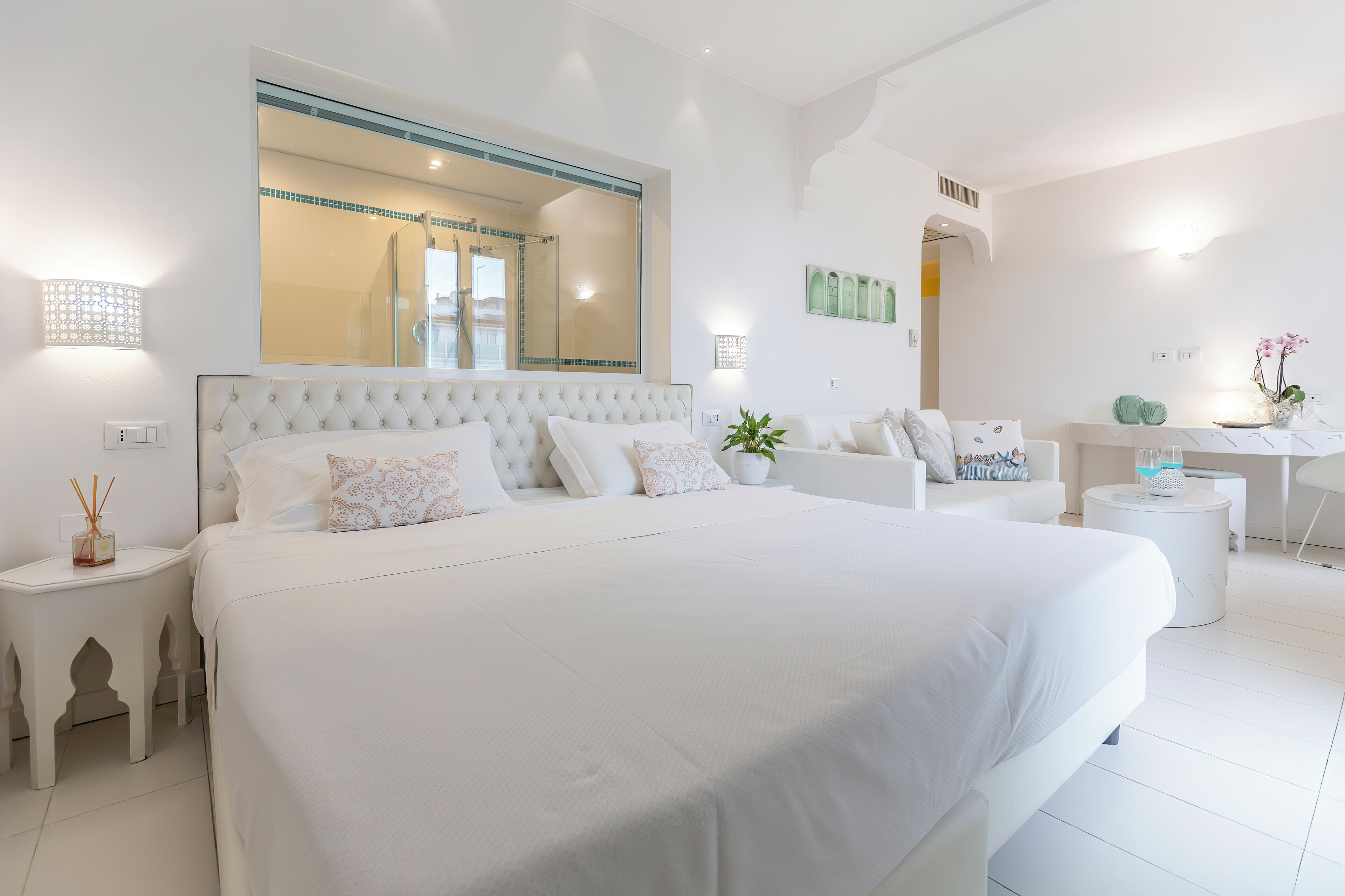 Suite familiar, bañera de hidromasaje | Minibar, caja fuerte, escritorio y wifi gratis