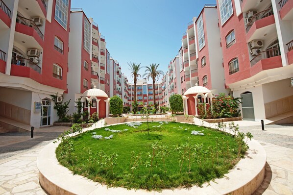 Vista frontal de la propiedad