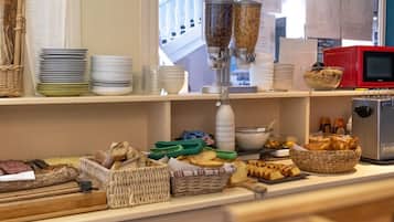 Buffet breakfast on weekends (EUR 12.00 per person)