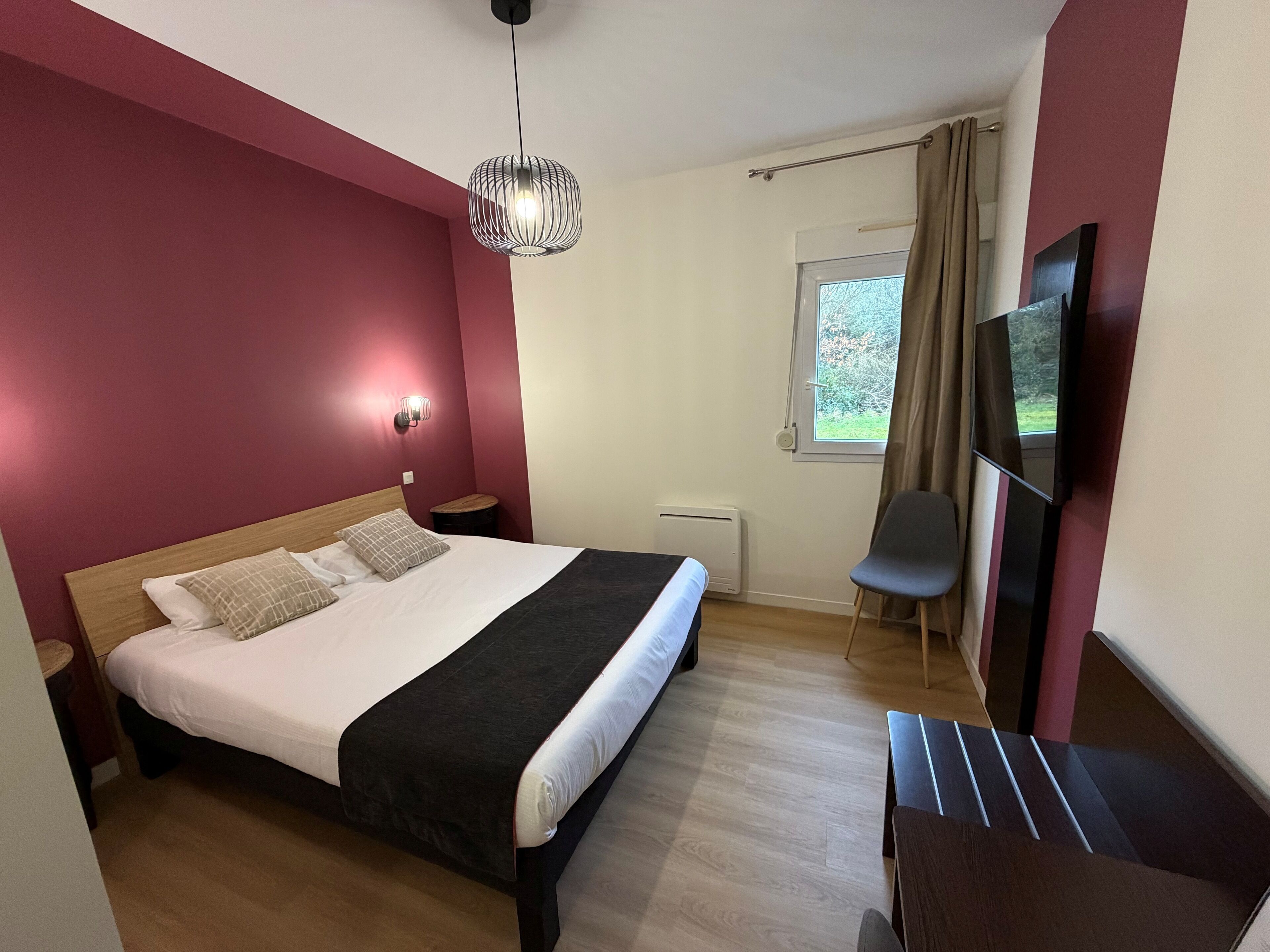 Comfort Double Room | Desk, free WiFi, bed sheets, wheelchair access