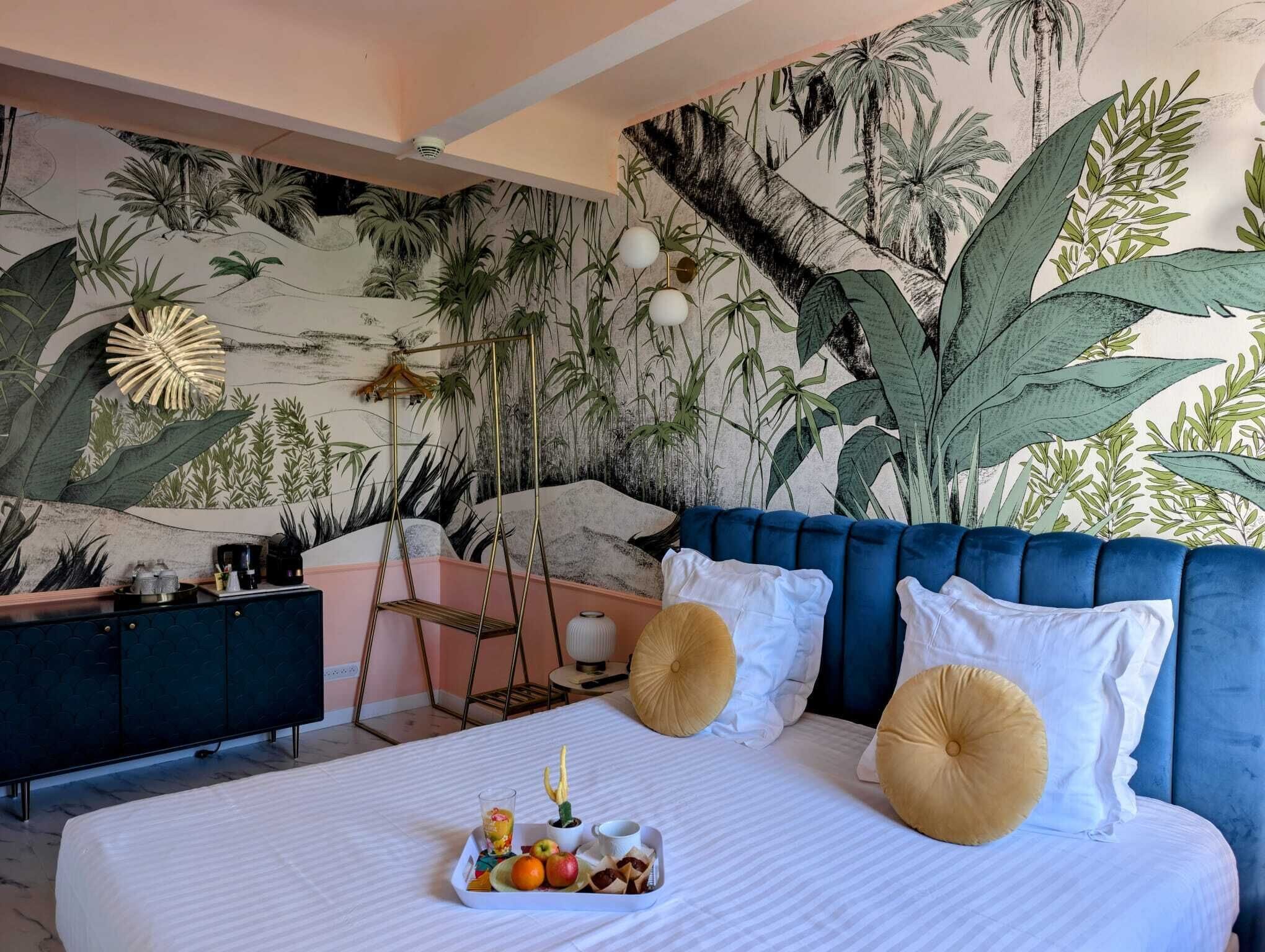 superior double room | minibar, in-room safe, desk, blackout curtains