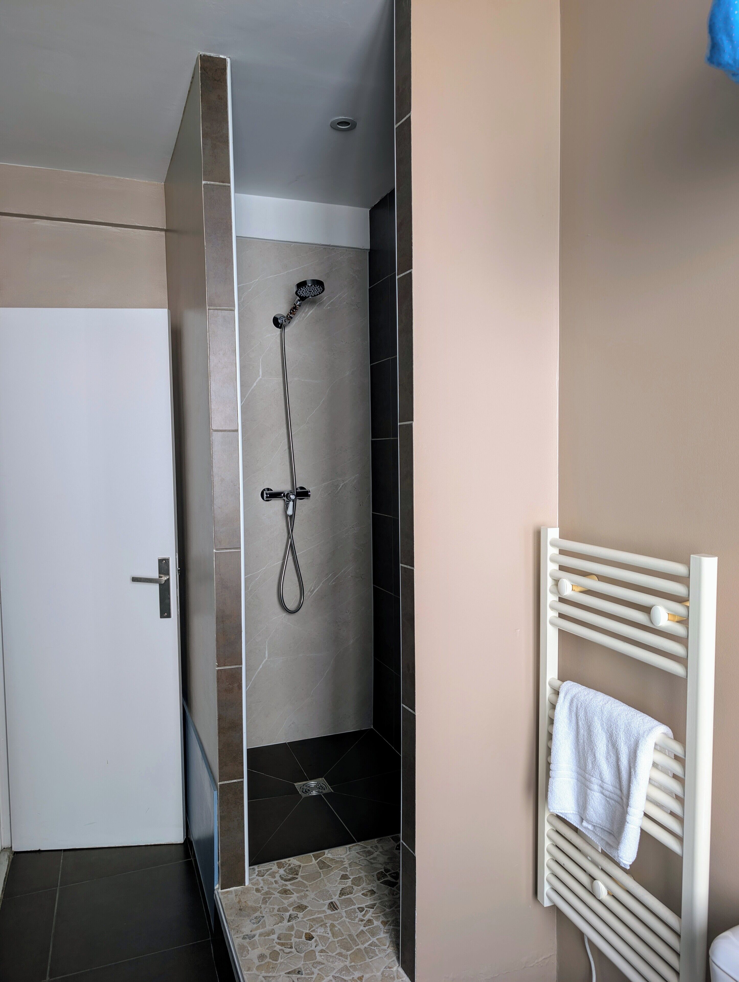 superior double room | bathroom | bathtub, towels