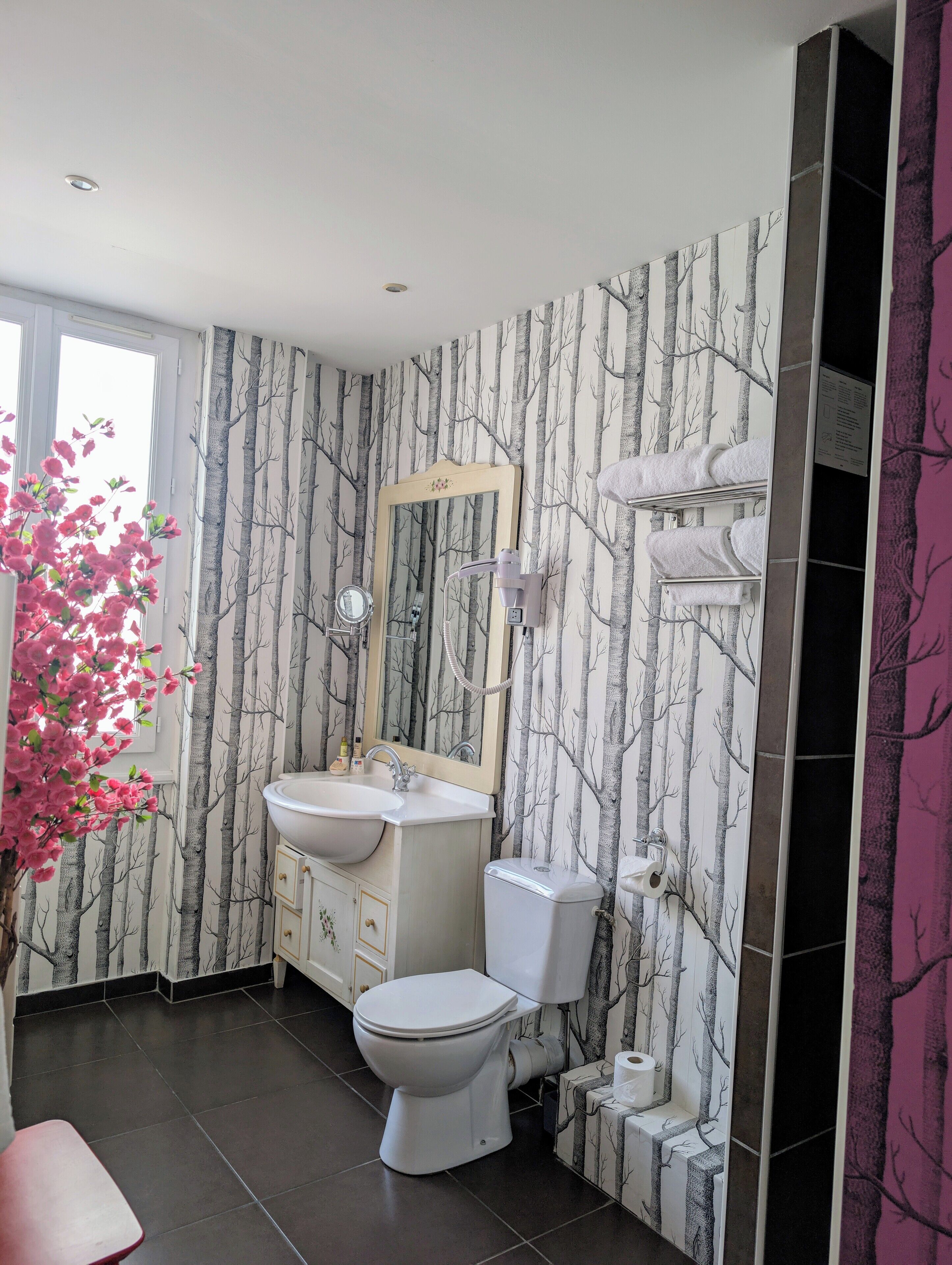 superior twin room | bathroom | bathtub, towels