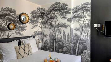 Premium bedding, in-room safe, desk, blackout drapes