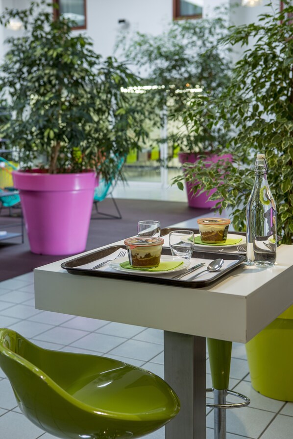 Dining - B&B HOTEL Aurillac Le Lioran (Aurillac)