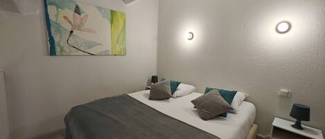 Laptop workspace, free WiFi, individually decorated, bed sheets