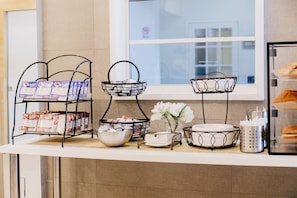 Café da manhã continental grátis todos os dias