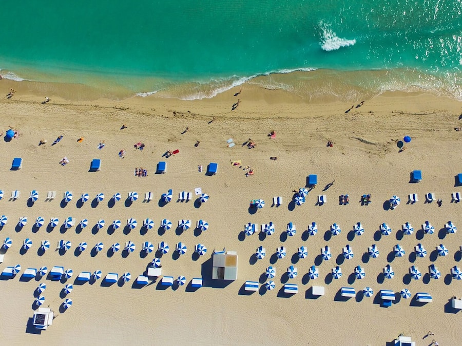 Beach nearby, sun loungers, beach towels