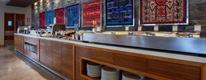 Café da manhã com buffet todos os dias mediante uma taxa