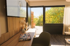 Suite Famille | In-room safe, individually furnished, desk, laptop workspace