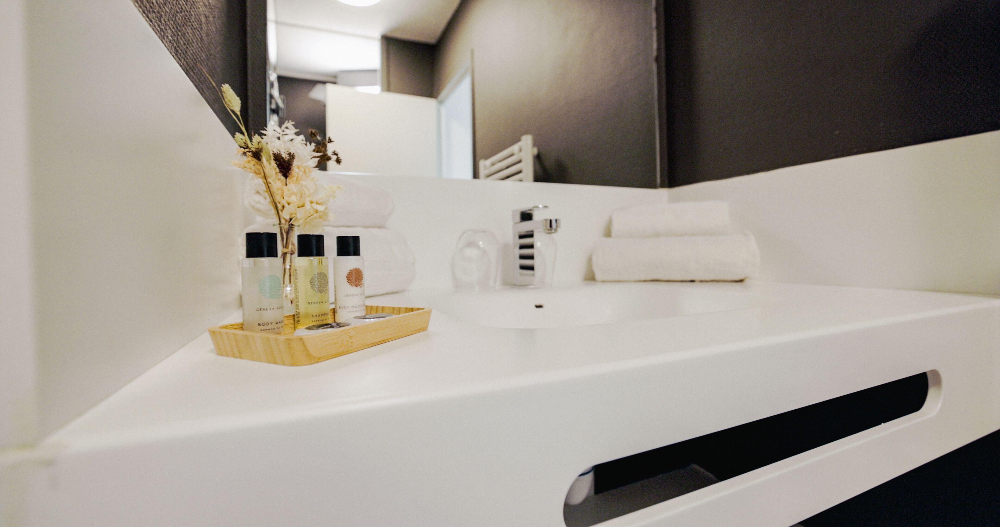 deluxe triple room | 1 bedroom, in-room safe, individually furnished, desk