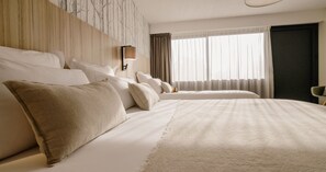 Chambre Supérieure Triple | In-room safe, individually furnished, desk, laptop workspace - Le Bois d'Imbert (Rocamadour)